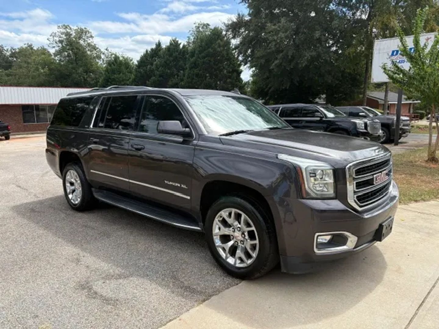 gmc yukon xl 2017 1GKS1GKC7HR169854 image gmc yukon xl 2017 1GKS1GKC7HR169854 image